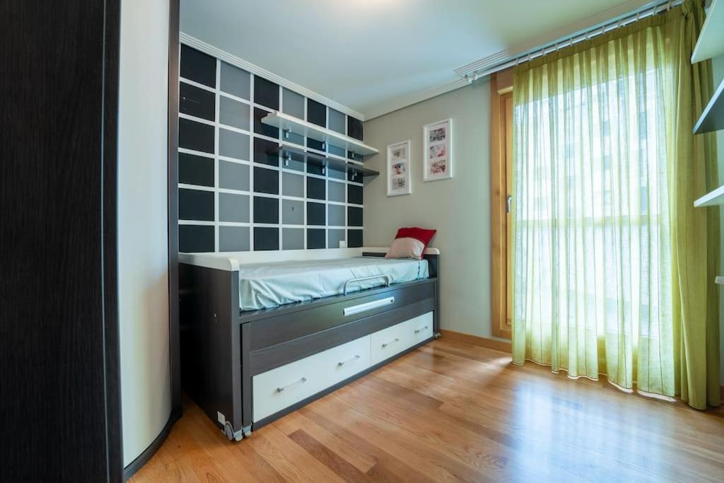 Apartamento En El Corazon De La Ciudad Con Parking Santander Luaran gambar