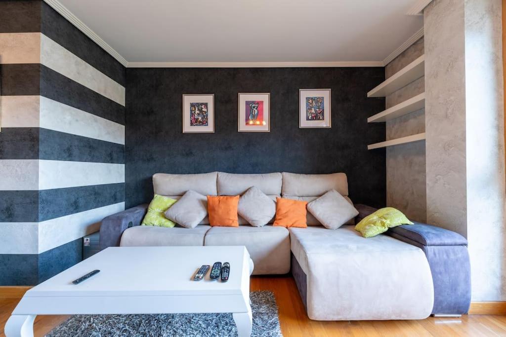 Apartamento En El Corazon De La Ciudad Con Parking Santander Luaran gambar