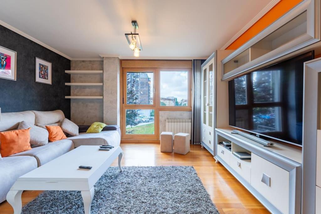 Apartamento En El Corazon De La Ciudad Con Parking Santander Luaran gambar