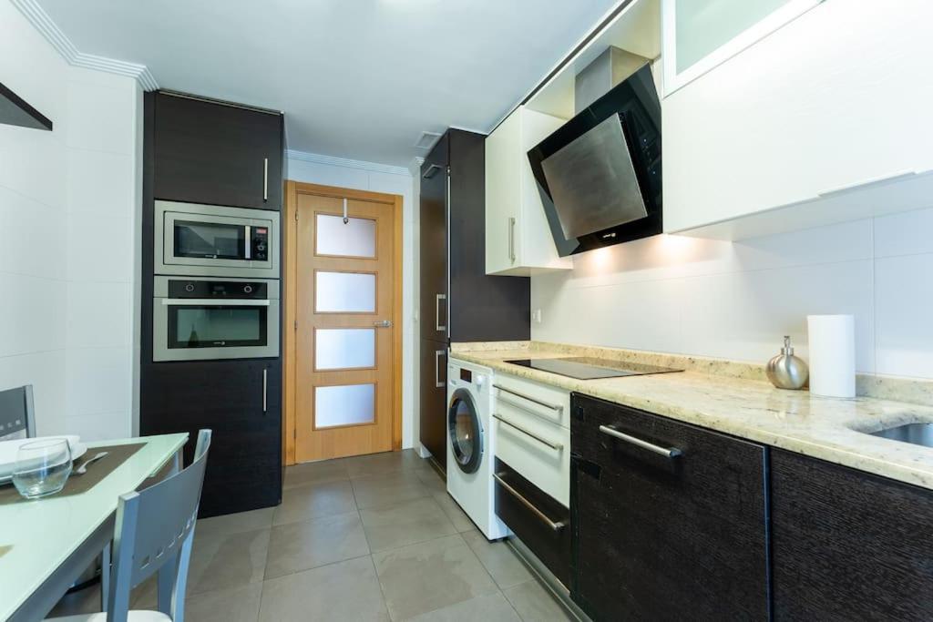 Apartamento En El Corazon De La Ciudad Con Parking Santander Luaran gambar