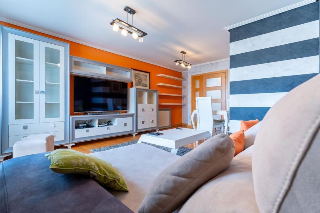 Apartamento En El Corazon De La Ciudad Con Parking Santander Luaran gambar