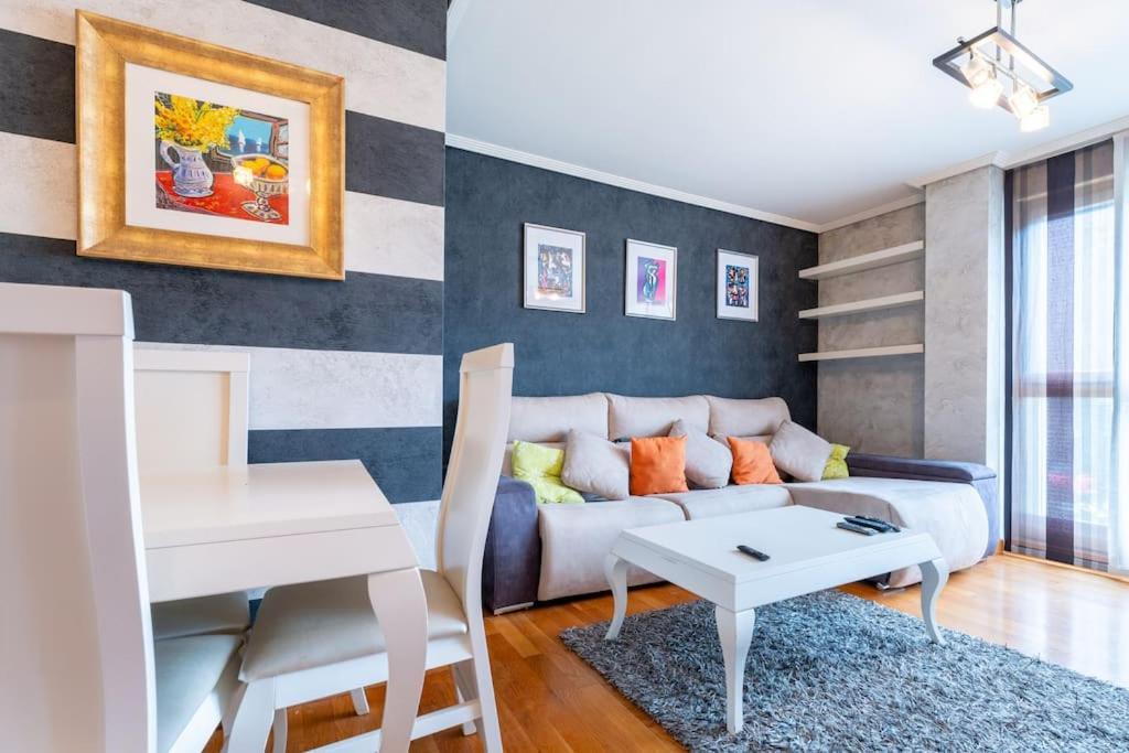 Apartamento En El Corazon De La Ciudad Con Parking Santander Luaran gambar